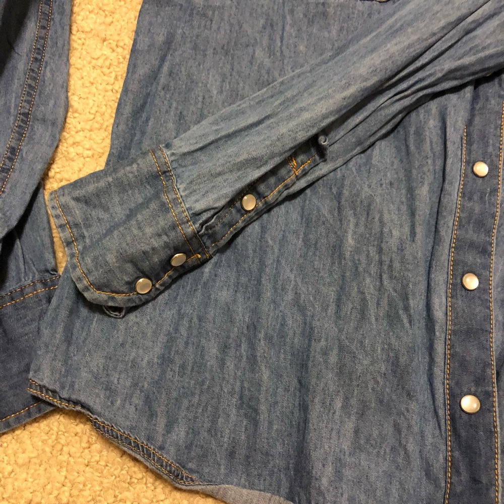 F21 Button up - Picture 2 of 3